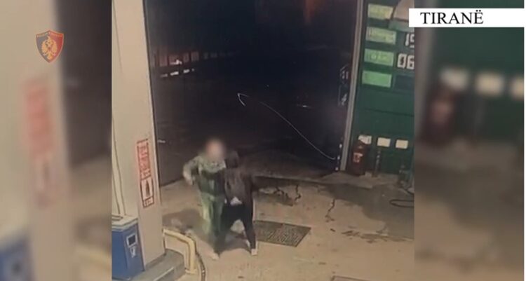 Arrestohet 22-vjeçari, vodhi me dhunë në një karburant