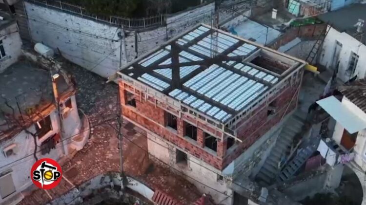 I afërmi i Prefektes së Qarkut Berat ndërton pa leje në zonën e mbrojtur