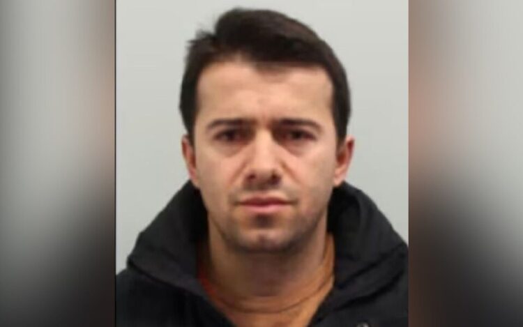 Shefi shqiptar i krimit do qëndrojë në Angli pasi deportimi në…