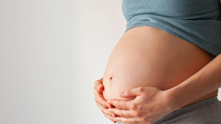 Shfaqja e strijave gjatë shtatzënisë, ushqimet që duhet të konsumoni