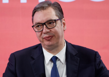 Vuçiç akuzohet për blerje votash, partia e presidentit me call center