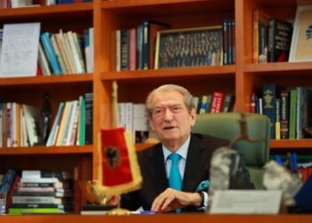 Berisha: Ramën do e largojmë me çdo mjet të mosbindjes civile