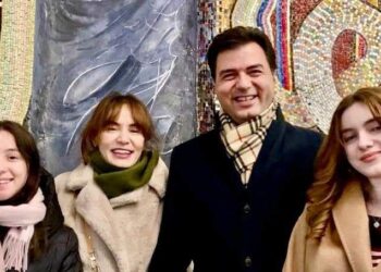 Basha: Ju urojmë nga zemra një Vit të Ri plot shëndet, mbarësi dhe…