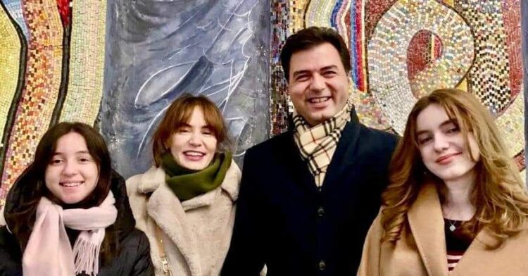 Basha: Ju urojmë nga zemra një Vit të Ri plot shëndet, mbarësi dhe…