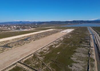 Aeroporti i Vlorës/ DW: Komiteti i Bernës thirrje qeverisë që…