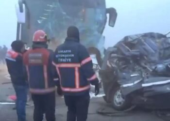 VIDEO/ Përplasje vdekjeprurëse me 7 automjete, të paktën 11 të vdekur