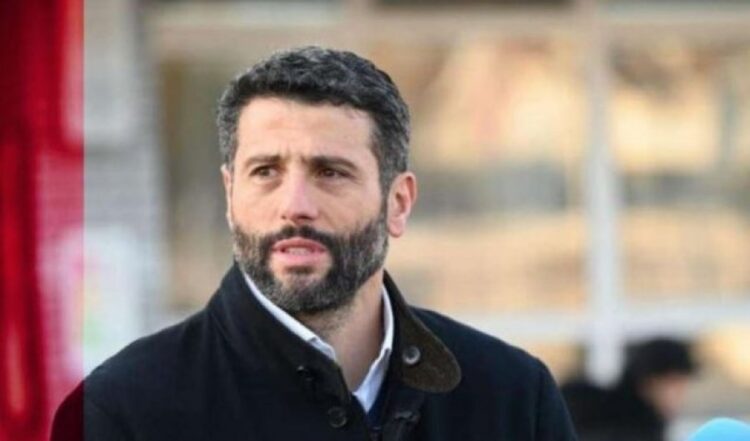 Kandidati i Vuçiç jep alarmin: Serbia është në prag të luftës civile