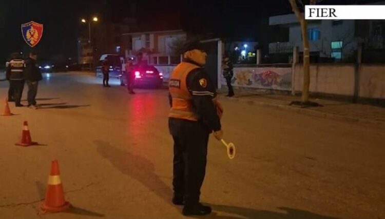 Tentoi të vriste me thikë 2 shtetas, kapet 43-vjeçari në Fier