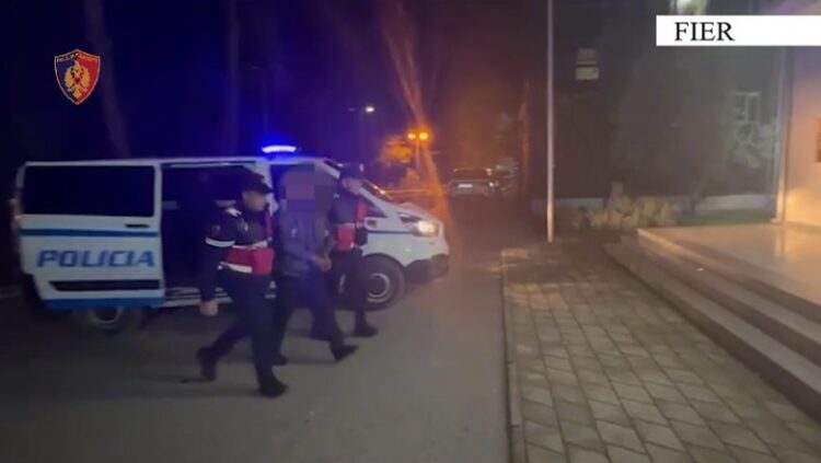 Me qindra doza kanabisi për shitje, arrestohen dy persona në Roskovec