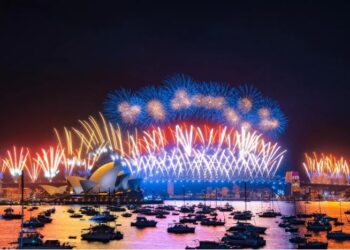 Viti i Ri mbërrin edhe në Australi! Spektakël fishekzjarresh