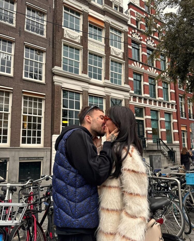 “Të dua”, Jori Delli ndan imazhet intime me të dashurin