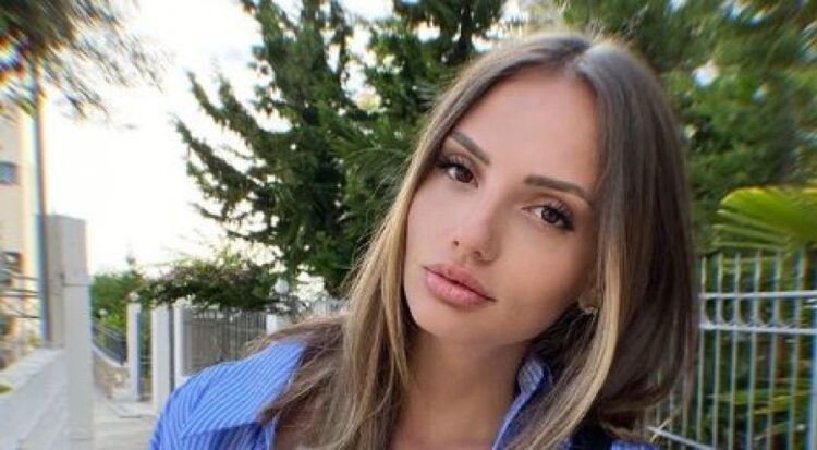 ‘Kjo ishte foto e fundit’, Anna Lika na përloti me fjalët drejtuar mamasë