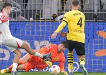 Dortmund zhgënjen përballë Leipzig