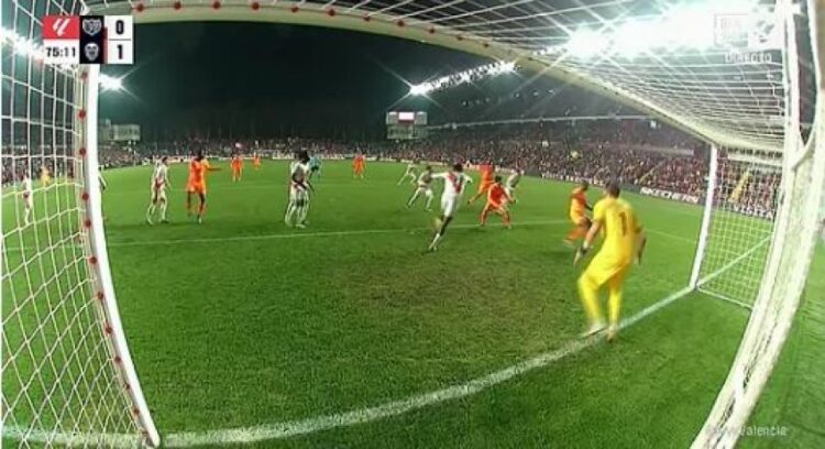 Valencia merr tre pikë në Madrid