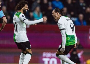 Liverpool mund Burnley dhe merr kryesimin e Premier League