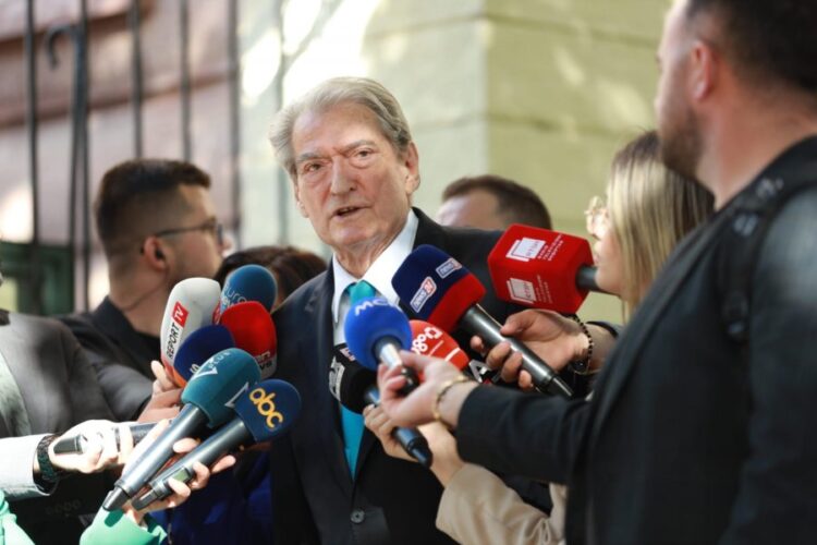 Berisha jashtë Kuvendit: Kjo ishte seanca e turpit, si në shpellë…