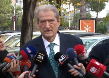 Berisha thirrje qytetarëve: Të ngrihemi në protestë masive…