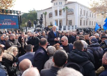 Berisha para protestuesve: Misioni ynë i vetëm, përmbysja e Ramës