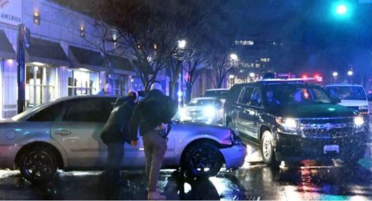 VIDEO/ Përplaset autokolona e sigurisë e presidentit Biden