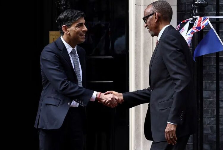 Anglia vijon me planin, emigrantët do të dërgohen në Ruanda