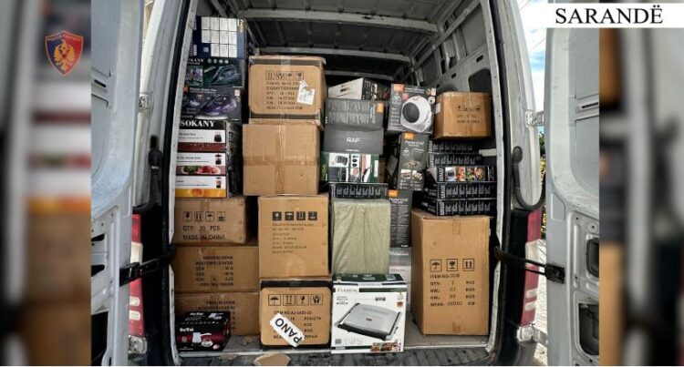 Transportonte elektroshtëpiake të kontrabanduara, hetohet i riu në…