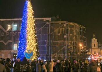 Për herë të parë, Ukraina feston Krishtlindjet më 25 dhjetor