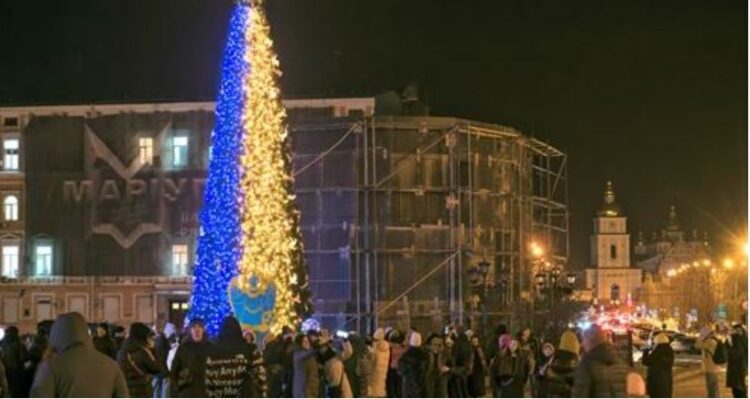 Për herë të parë, Ukraina feston Krishtlindjet më 25 dhjetor