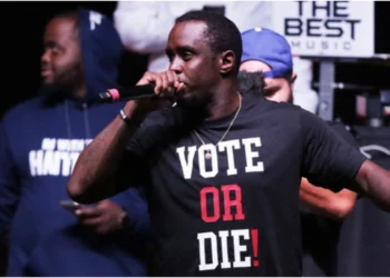 Një grua padit reperin e njohur për përdhunim në grup