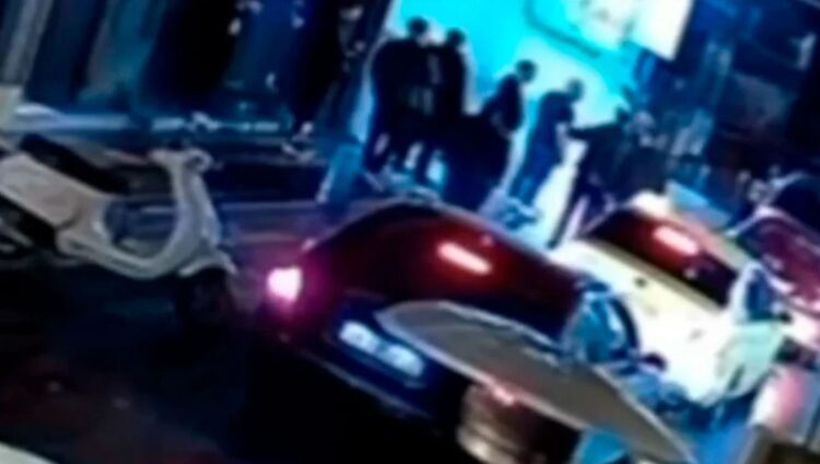 Video/ Momenti kur gangsteri qëllon gjakftohtësisht tre kretasit!