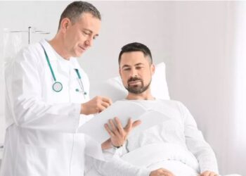 Kanceri kolorektal, simptomat që 45-vjeçarët nuk duhet të injorojnë