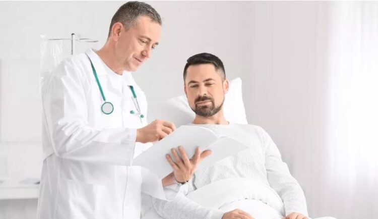 Kanceri kolorektal, simptomat që 45-vjeçarët nuk duhet të injorojnë