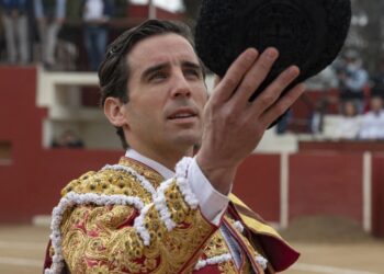 Skandal/ Lojtari e la nusen në altar një orë para dasmës