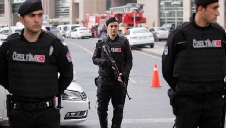 Turqi/ Arrestohen 304 persona të dyshuar për lidhje me ISIS