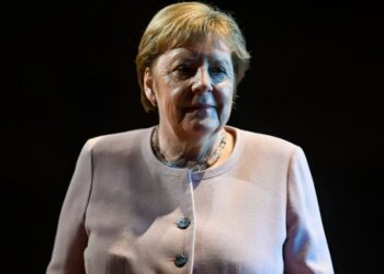 “Nuk do jem pjesë e…”/ Merkel largohet më shumë nga politika