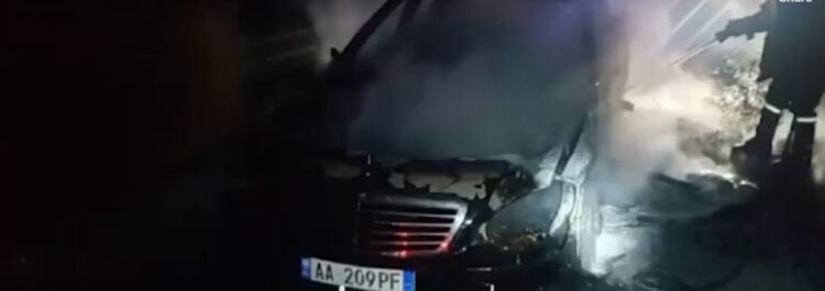 Merr flakë në ecje makina në aksin rrugor Laç-Mamurras