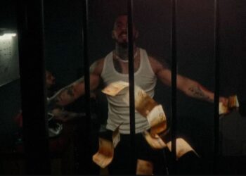 Don Leon vidhte ATM-të dhe më pas shfaqej dhe digjte paratë në video