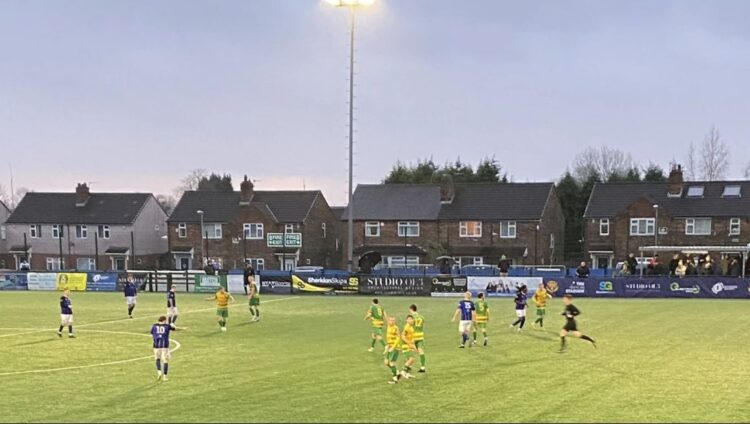 Dhuna midis lojtarëve gjatë ndeshjes së ligës amatore në Angli