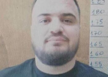 Publikohet për herë të parë fotoja e Laert Haxhiut brenda burgut grek