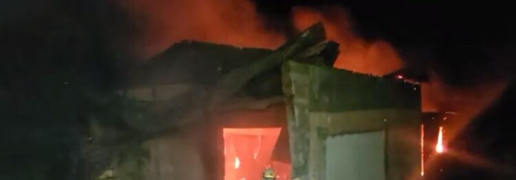 Shkrumbohet mobilieria në Lushnjë, shkak dyshohet shkëndija elektrike