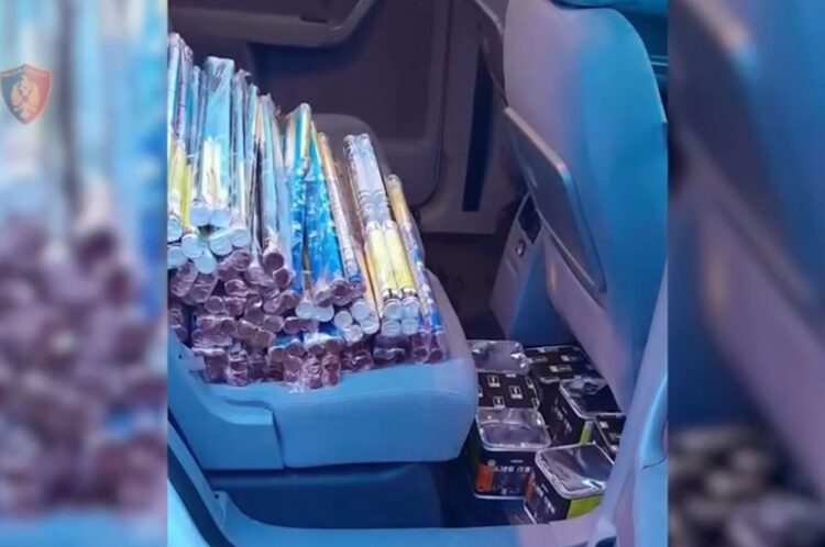 Tentoi të fuste fishekzjarre në kufi, arrestohet 60-vjeçari në Morinë