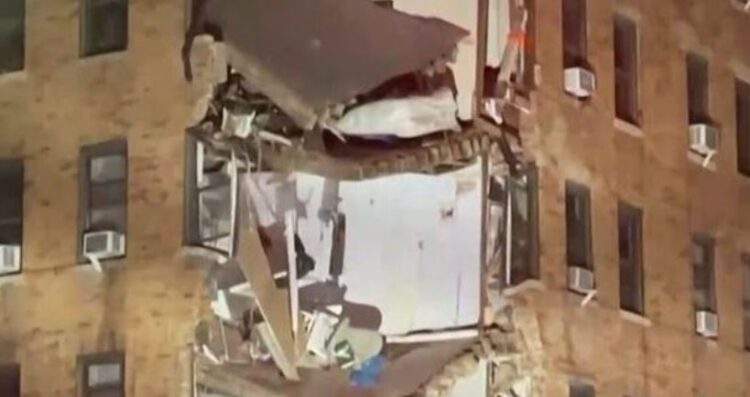 Shembet muri i një ndërtese në New York, dy të plagosur