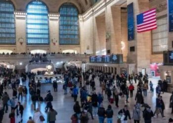 Sulm me thikë në Nju Jork, plagosen dy adoleshente