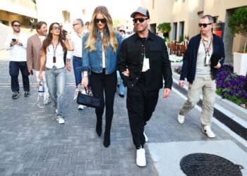 Aktori Jason Statham shfaqet me gruan në Abu Dhabi, arsyeja që…