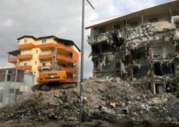 Tërmeti në Shqipëri, VOA: Të paqarta përgjegjësitë për dëmet e…