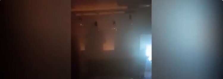 Zjarr në banesën në Berat, kati i tretë i vilës spërkatet me benzinë