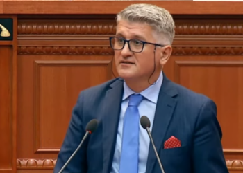 Agron Gjekmarkaj: Dash Shehi kërkonte që të ndërroheshin pasqyrat se…