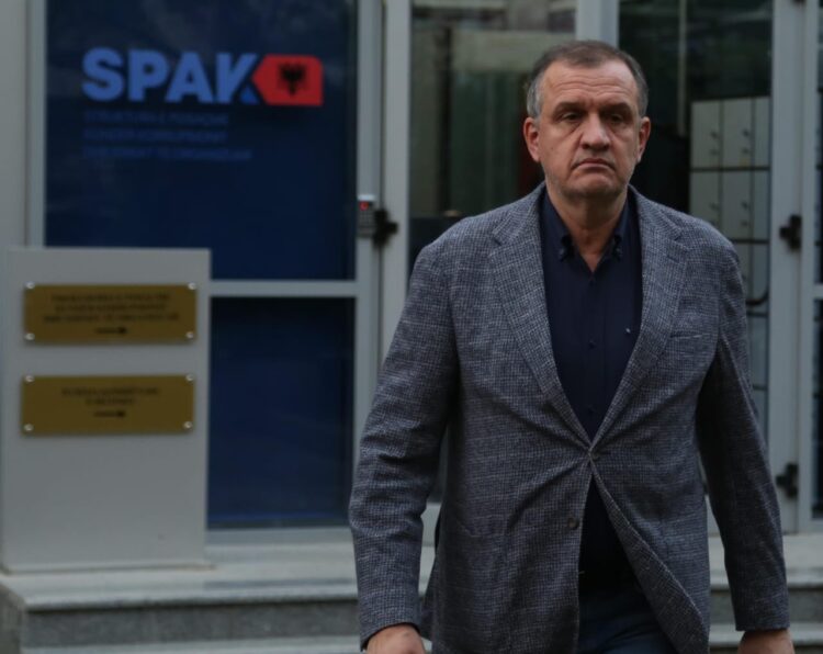 Gruaja e Beqajt, aksionere me ‘Delta Pharma’, i shiti kapitalet…