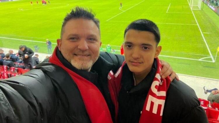 I biri feston ditëlindjen, Julian Deda zgjedh fjalët më të veçanta…