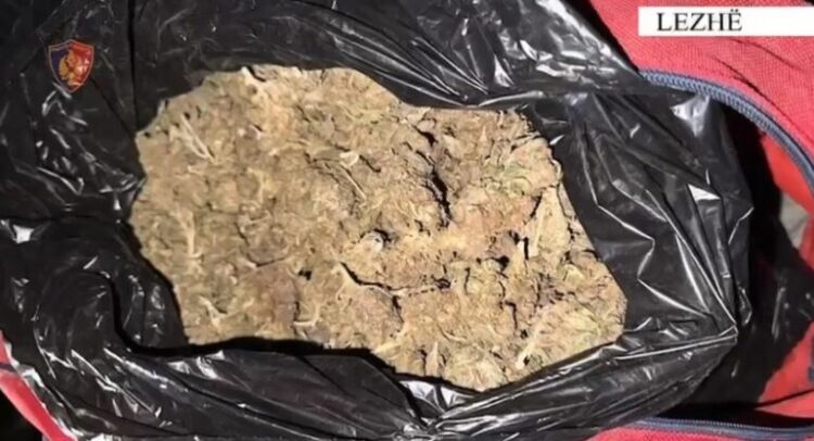 EMRI/ U kap me një çantë me kanabis, arrestohet 22-vjeçari në Lezhë