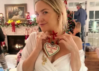 Kate Hudson vijon me traditën familjare të Krishtlindjeve me pizhame